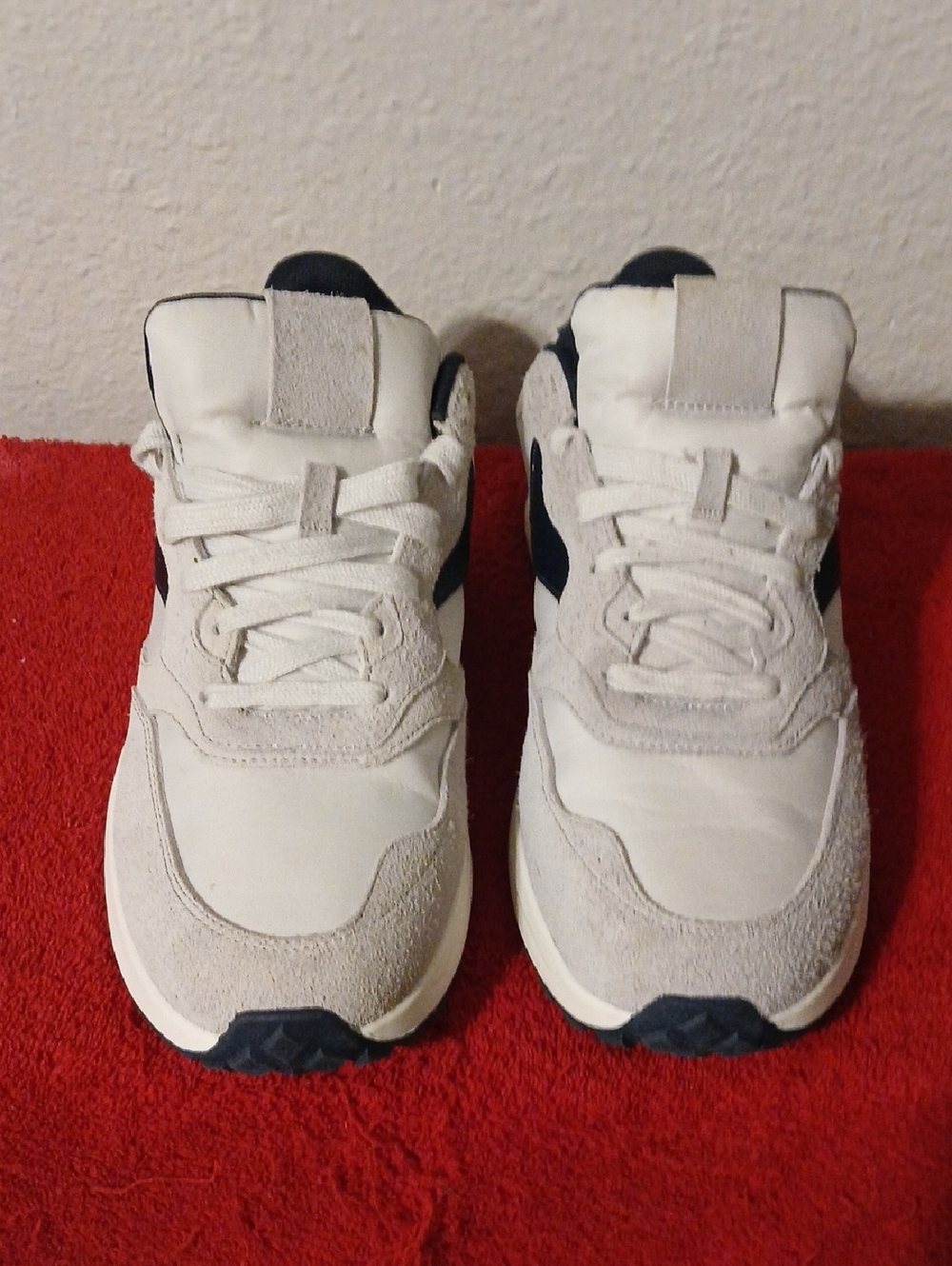 No BoUNDARIES White and Gray Athletic Sneakers - Comfortable Lace-Up Shoes